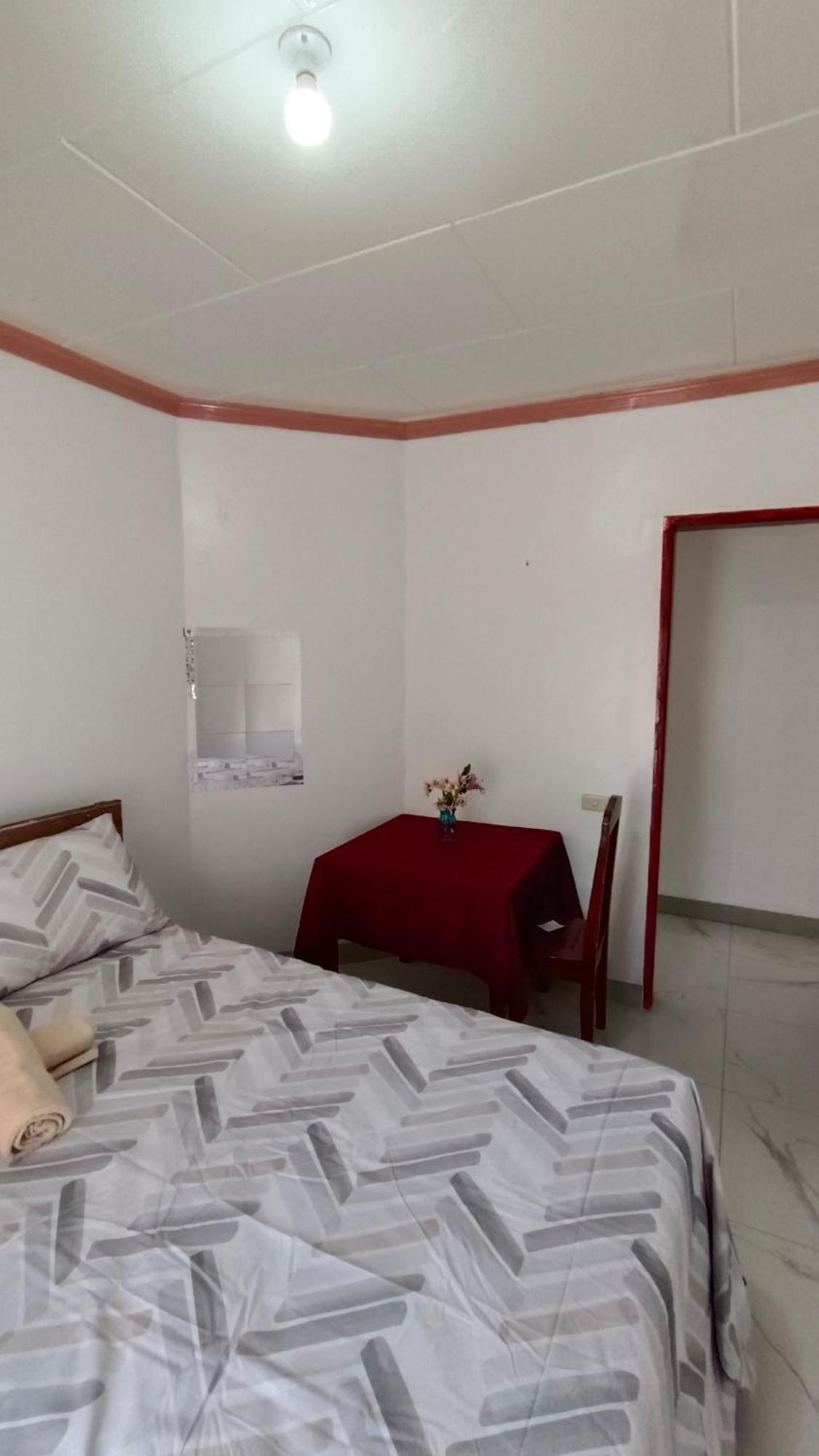 Bella'S Bed & Breakfast Dauis Екстериор снимка